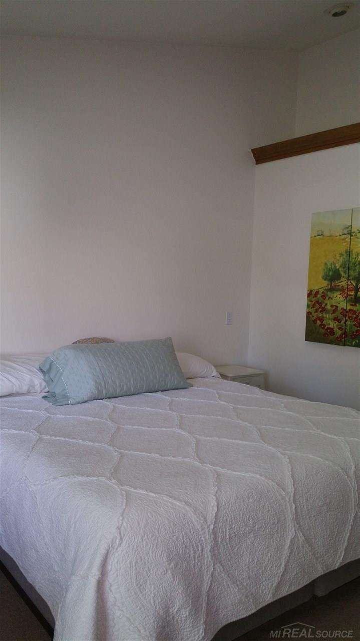 462 East South Boulevard Rochester, MI 48307 - Photo 25 of 64