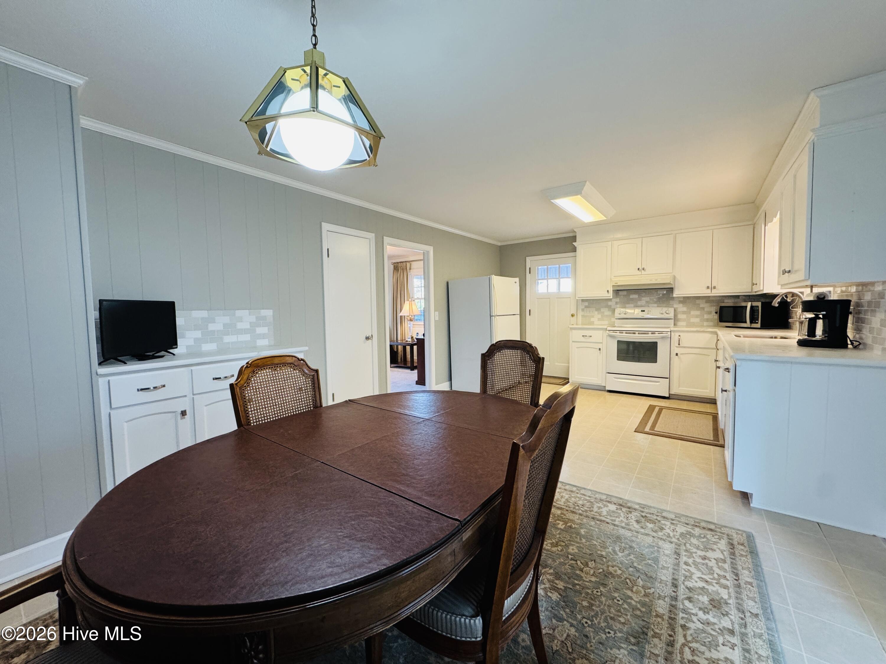 1814 A Tryon Road New Bern, NC 28560 - Photo 13 of 38 IMG_1236