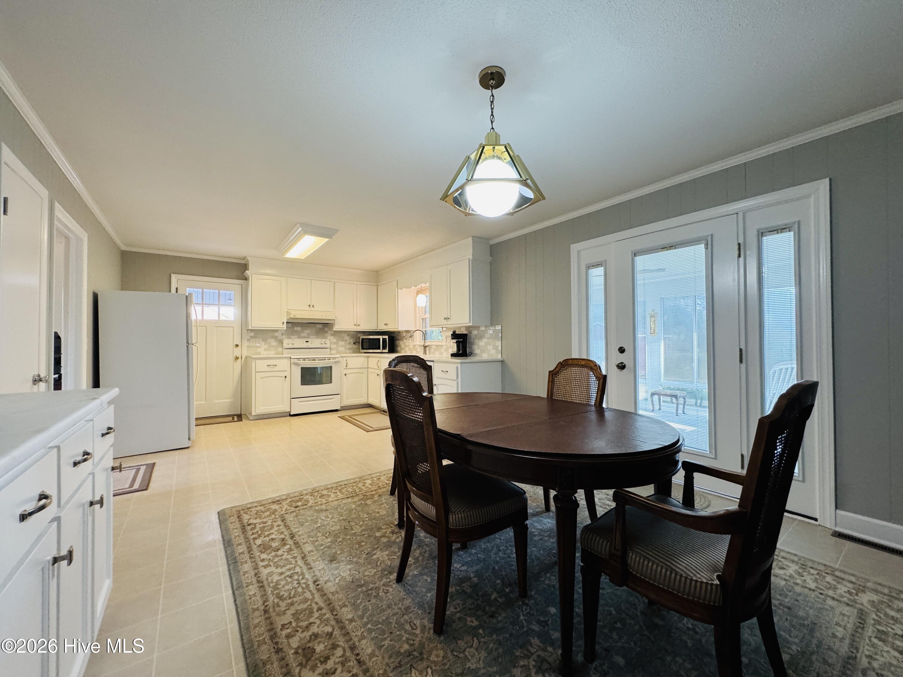 1814 A Tryon Road New Bern, NC 28560 - Photo 14 of 38 IMG_1237