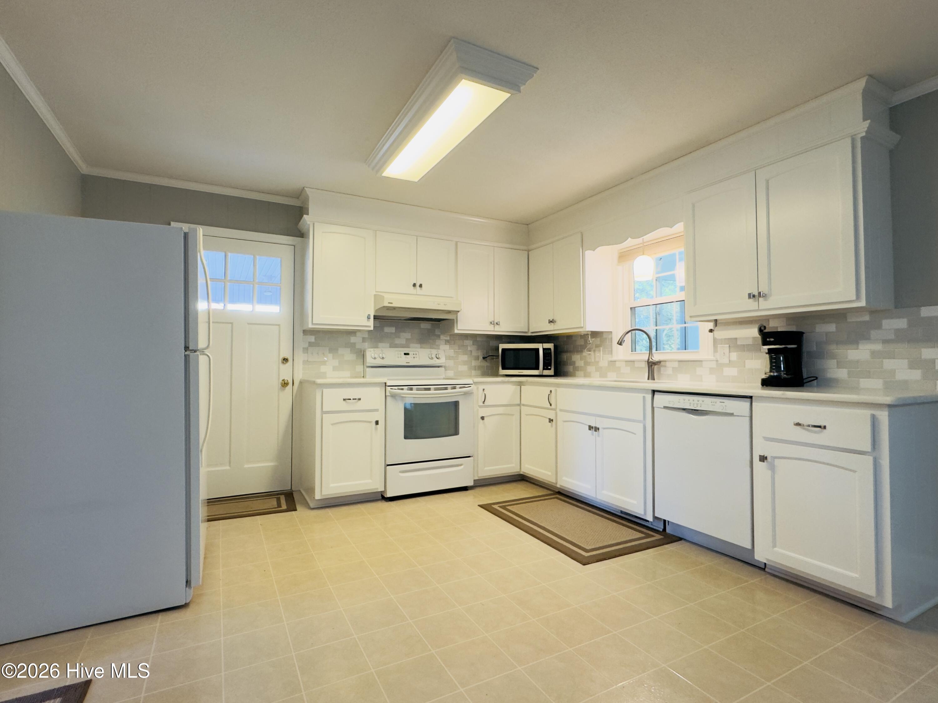 1814 A Tryon Road New Bern, NC 28560 - Photo 7 of 38 IMG_1230