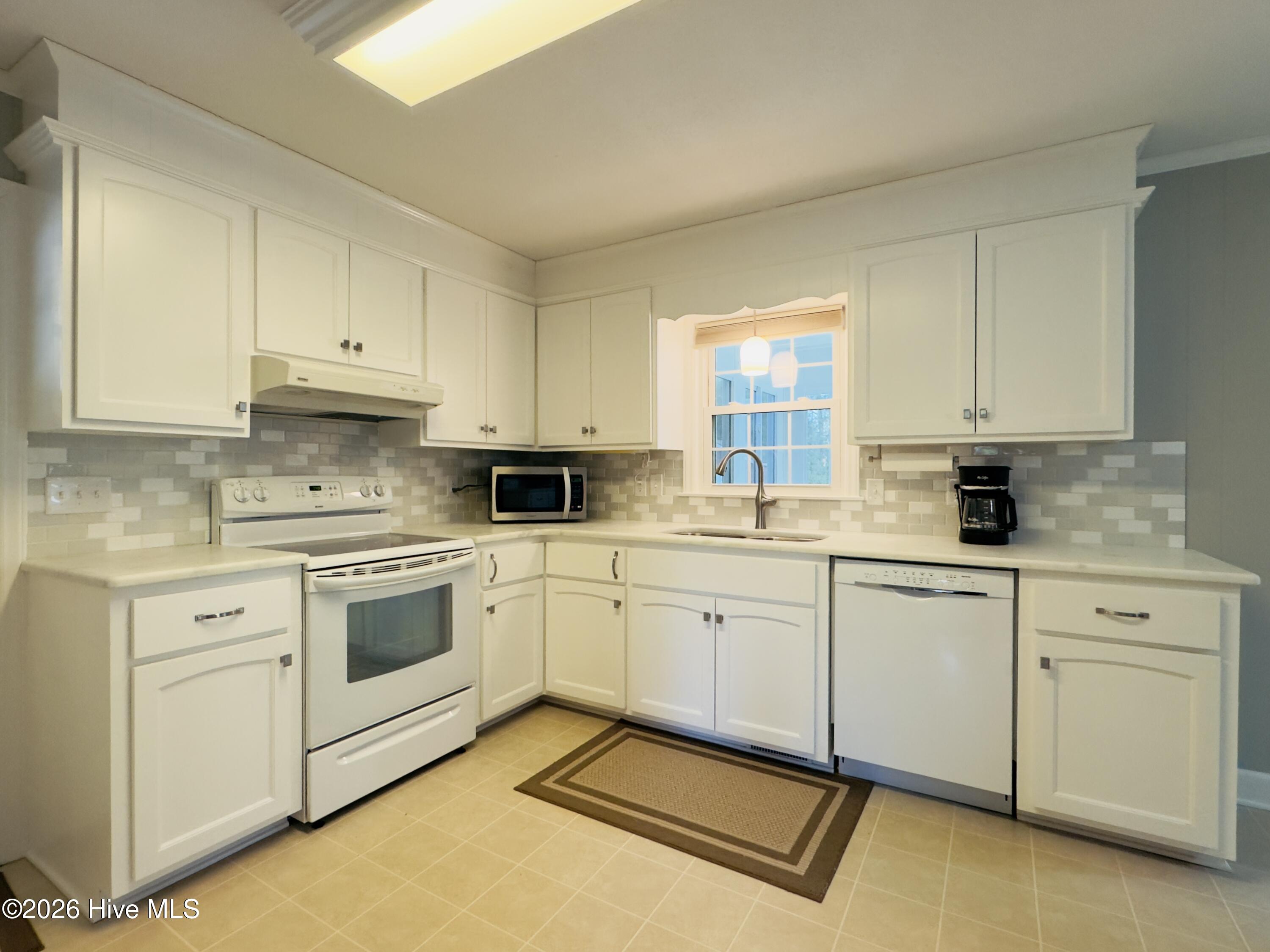 1814 A Tryon Road New Bern, NC 28560 - Photo 9 of 38 IMG_1228