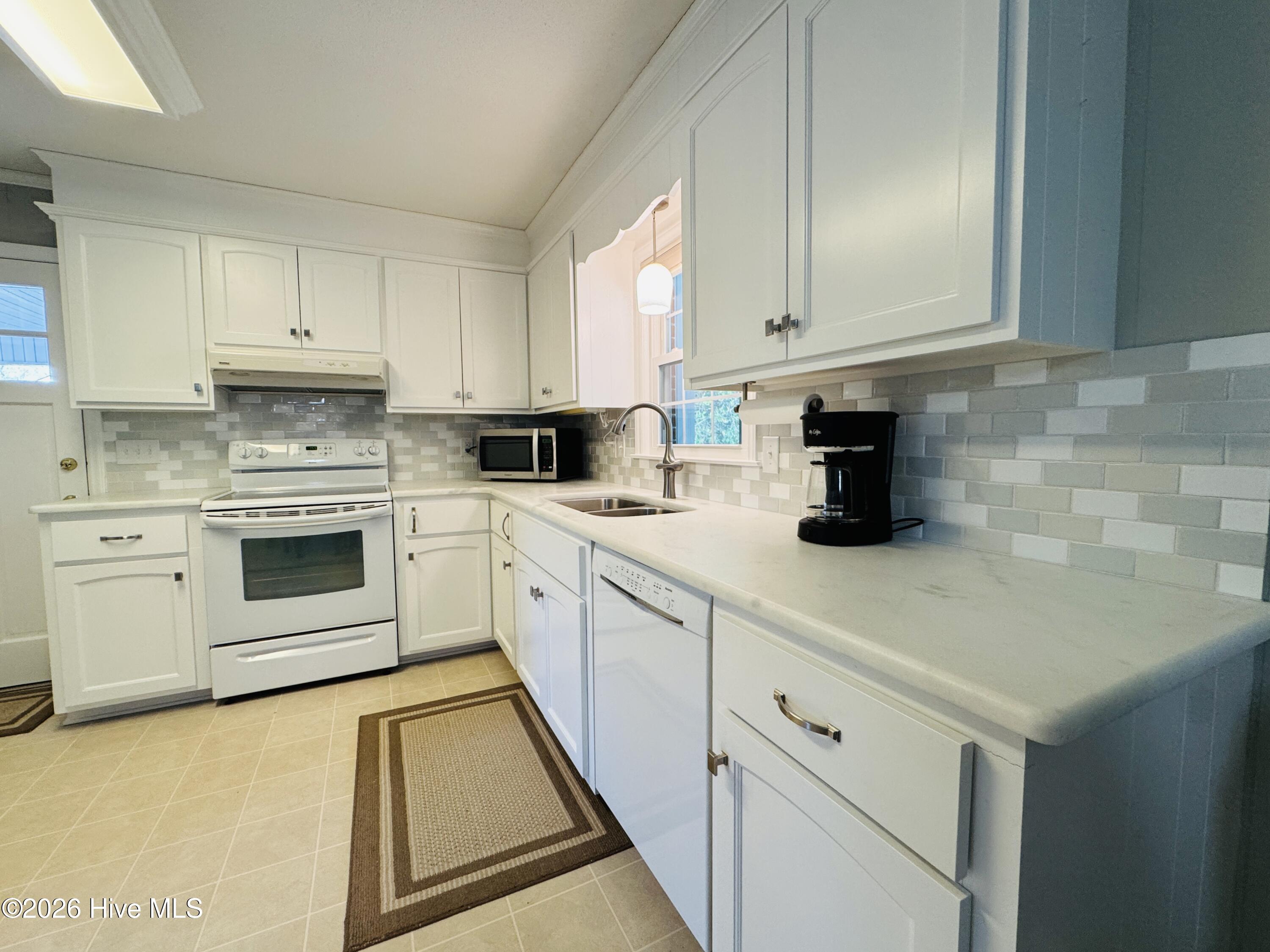 1814 A Tryon Road New Bern, NC 28560 - Photo 10 of 38 IMG_1240