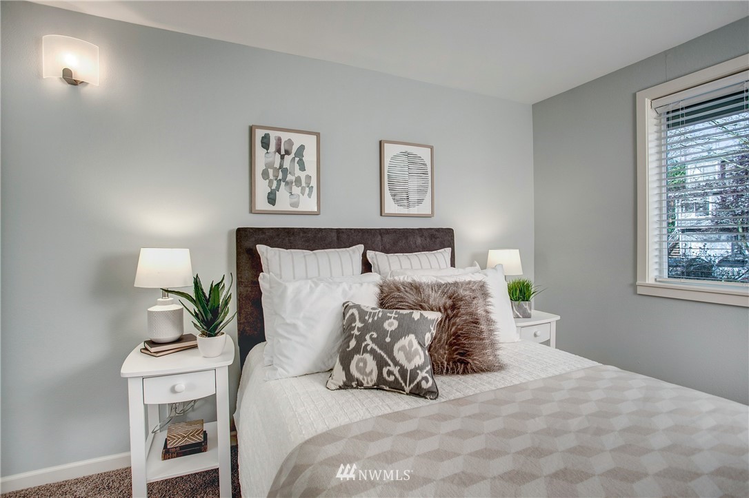 2400 East Howell Street, Unit E Seattle, WA 98122 - Photo 21 of 39 a bedroom with a bed and a window