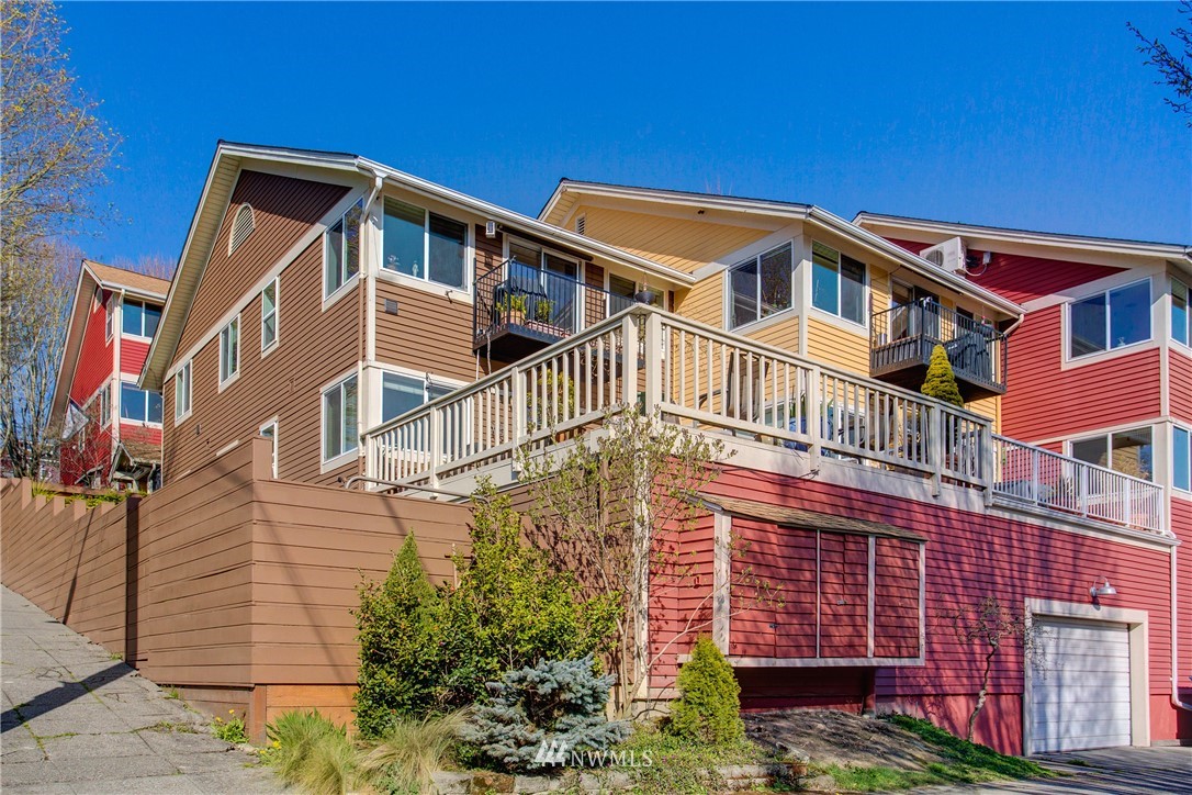2400 East Howell Street, Unit E Seattle, WA 98122 - Photo 38 of 39 a front view of a house