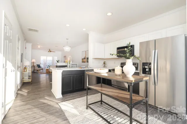 $385,000 | 518 Donatello Avenue, Charlotte, NC 28205