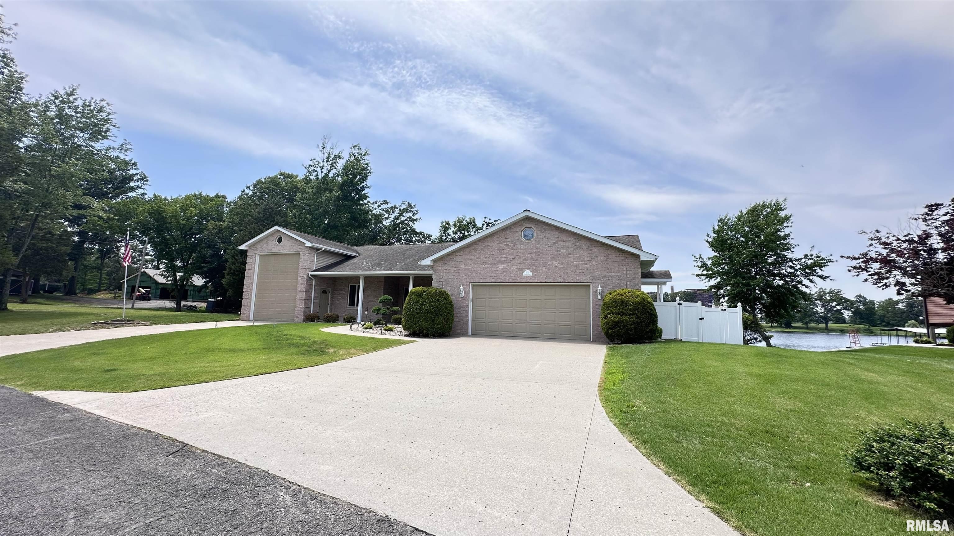 1535 Howard Road Marion, IL 62959 - Photo 1 of 40