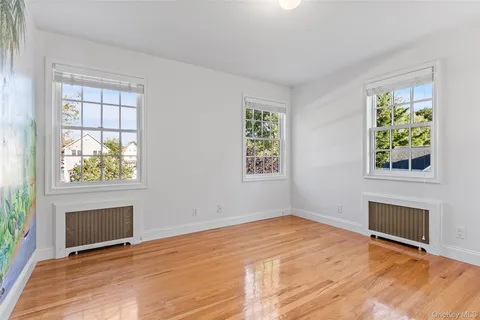 $999,000 | 215 Frank Avenue, Mamaroneck, NY 10543