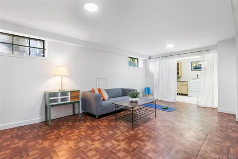 $999,000 | 215 Frank Avenue, Mamaroneck, NY 10543