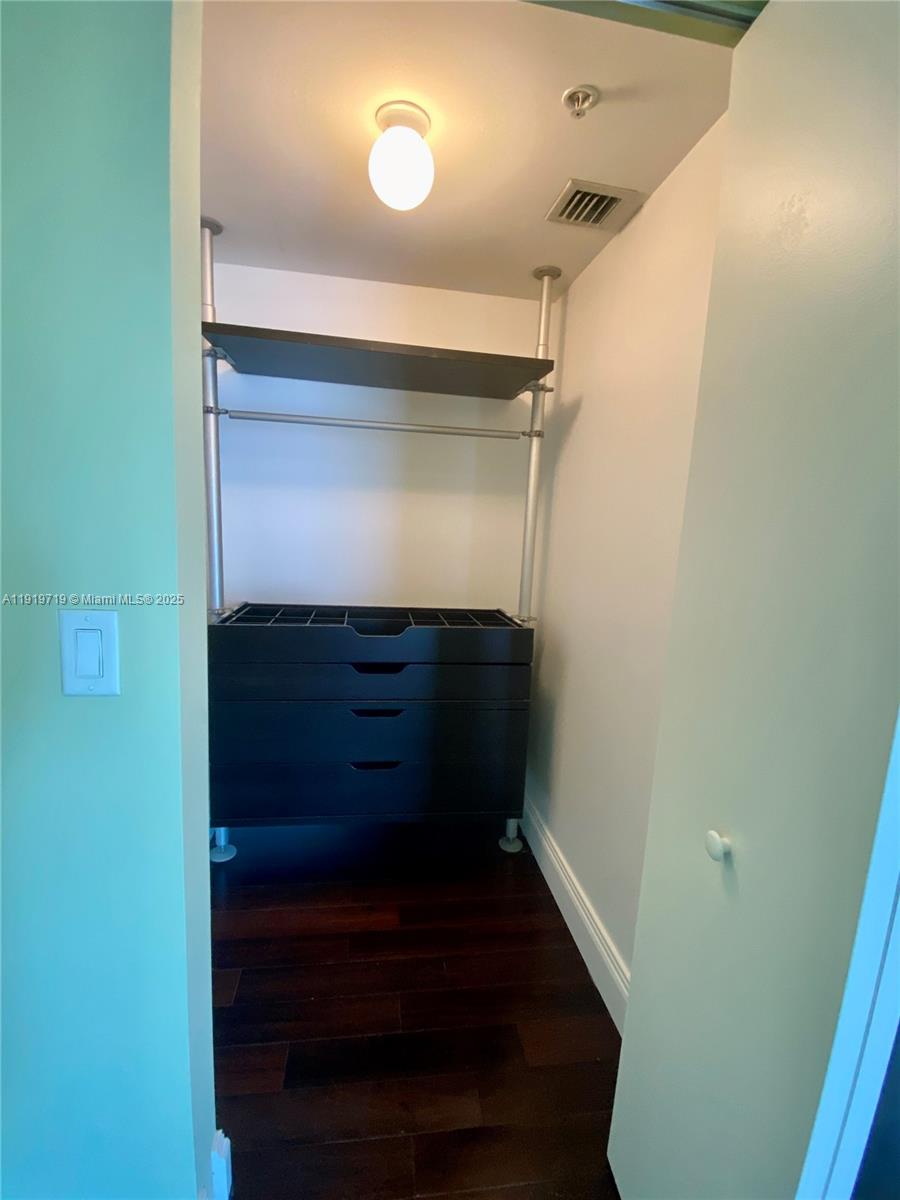 185 Southwest 7th Street, Unit 2011 Miami, FL 33130 - Photo 11 of 30 a view of walk in closet