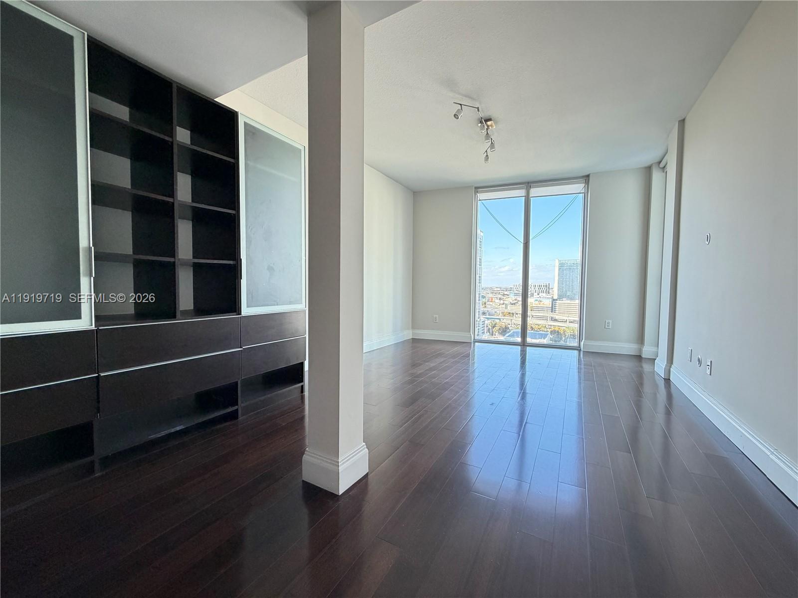 185 Southwest 7th Street, Unit 2011 Miami, FL 33130 - Photo 18 of 44