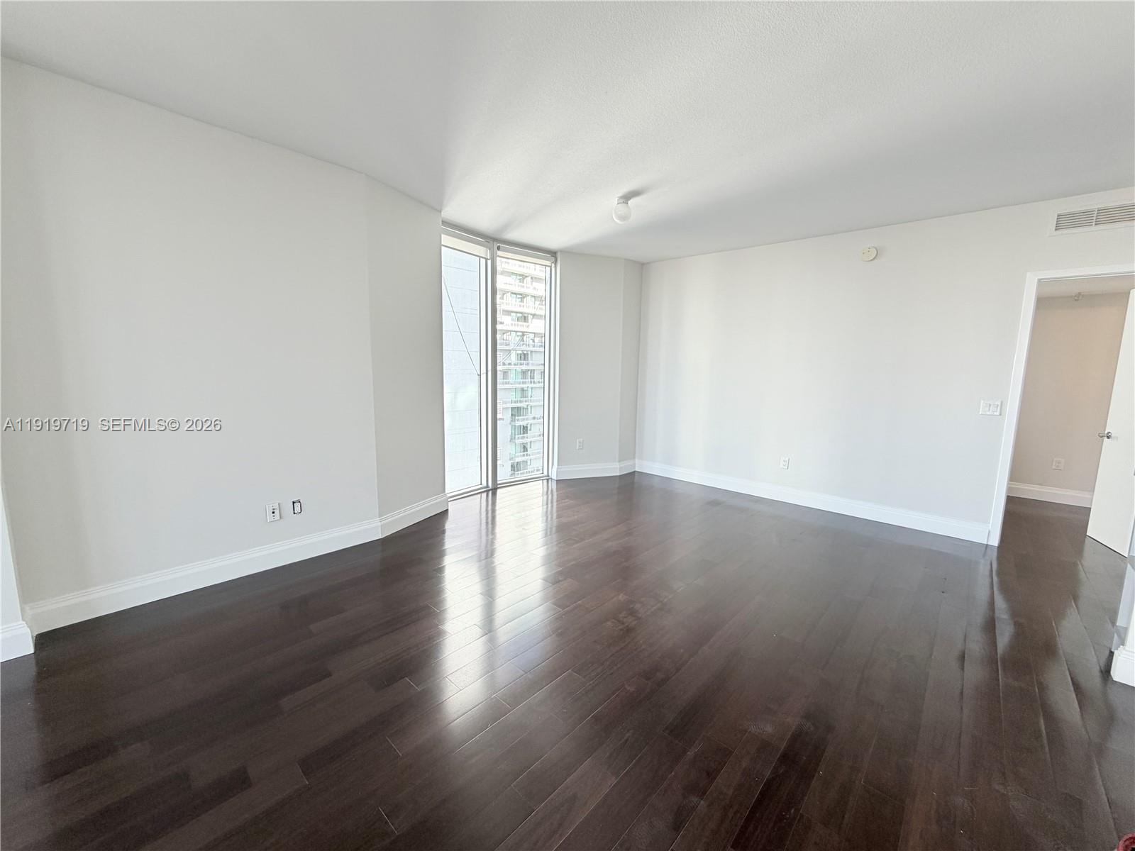 185 Southwest 7th Street, Unit 2011 Miami, FL 33130 - Photo 6 of 44