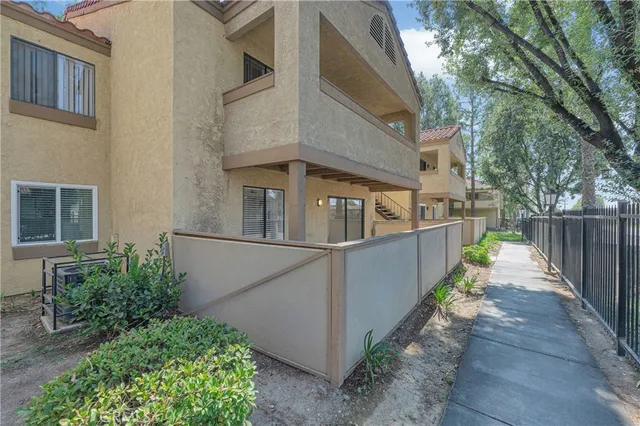 $385,000 | 1110 West Blaine Street, Unit 102, Riverside, CA 92507