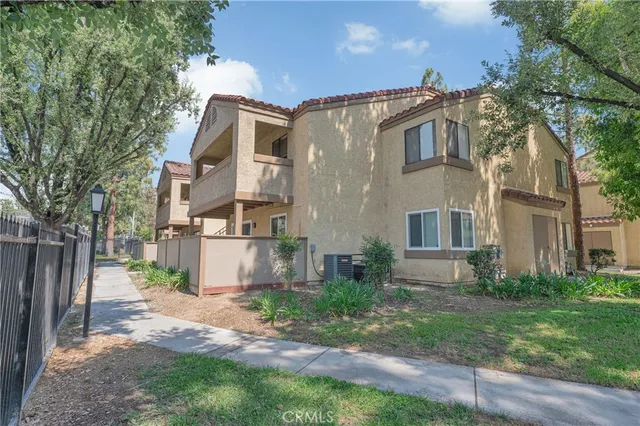 $385,000 | 1110 West Blaine Street, Unit 102, Riverside, CA 92507