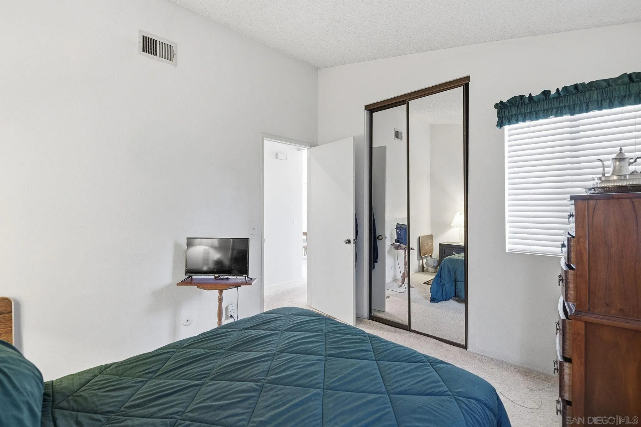 1260 North Lighthouse Lane Anaheim, CA 92801 - Photo 24 of 43