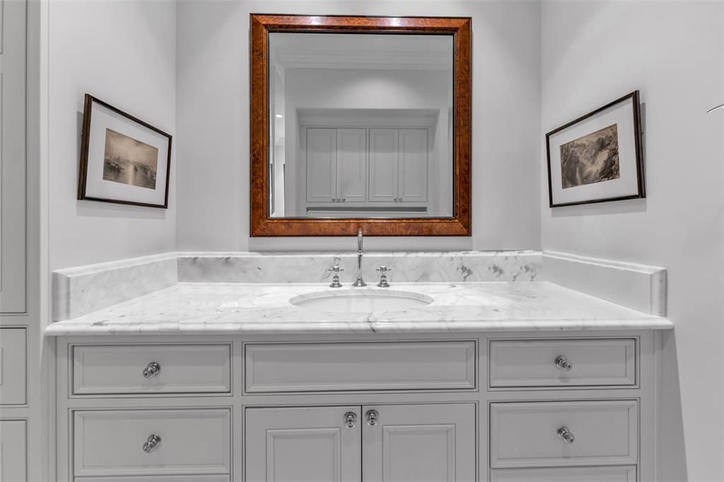 8511 Edgemere Road, Unit 201 Dallas, TX 75225 - Photo 30 of 40