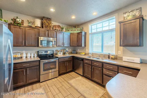 $625,000 | 350 Little Greys Loop, Etna, WY 83118