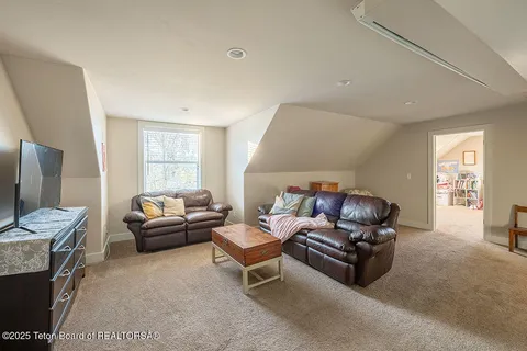 $625,000 | 350 Little Greys Loop, Etna, WY 83118