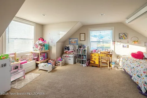 $625,000 | 350 Little Greys Loop, Etna, WY 83118