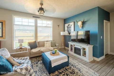 $625,000 | 350 Little Greys Loop, Etna, WY 83118