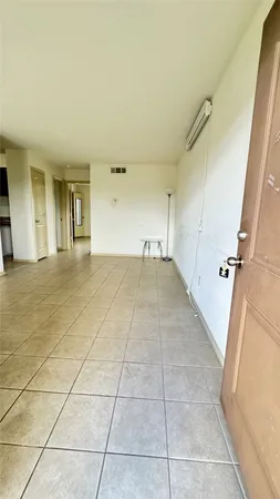 $800 | 10802 Kingspoint Road, Houston, TX 77075