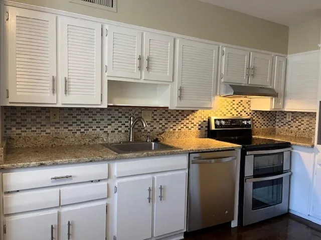 $1,685 | 4400 Poplar Avenue, Unit 41, Memphis, TN 38117