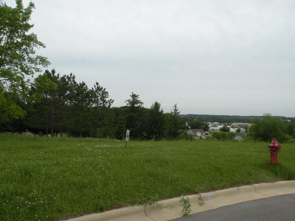 219 Glacial Terrace Ripon, WI 54971 - Photo 3 of 7