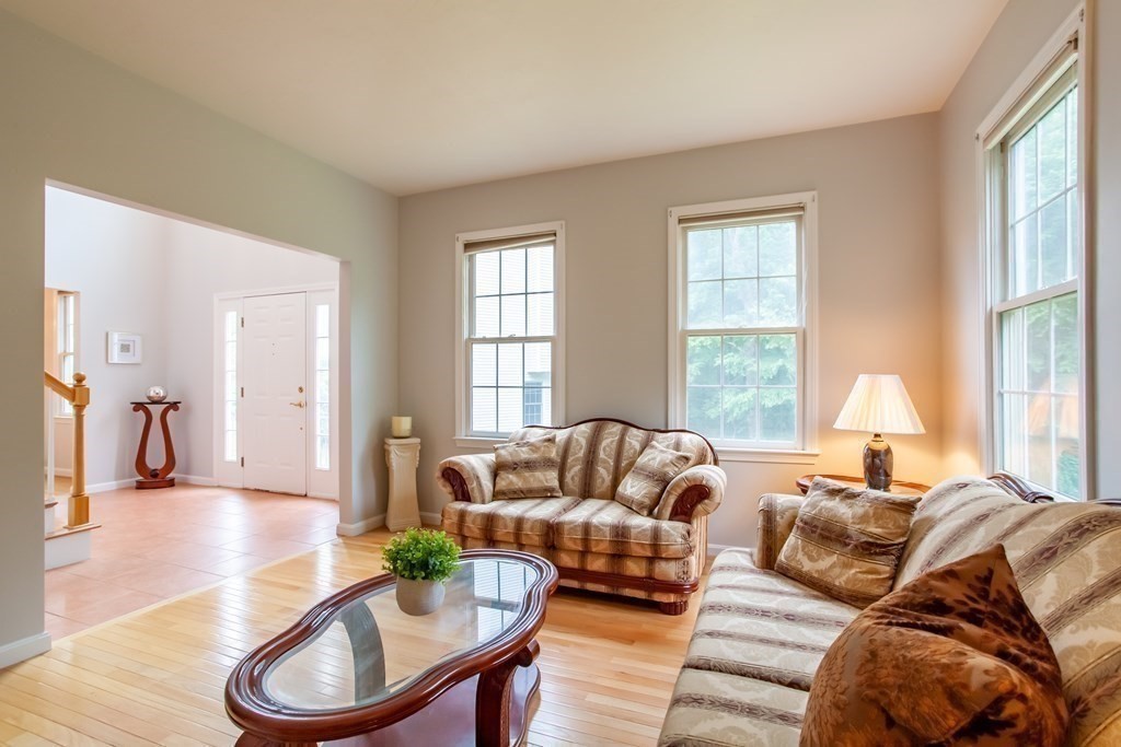 7 Aspen Road Shrewsbury, MA 01545 - Photo 6 of 42 Gallery Image 6