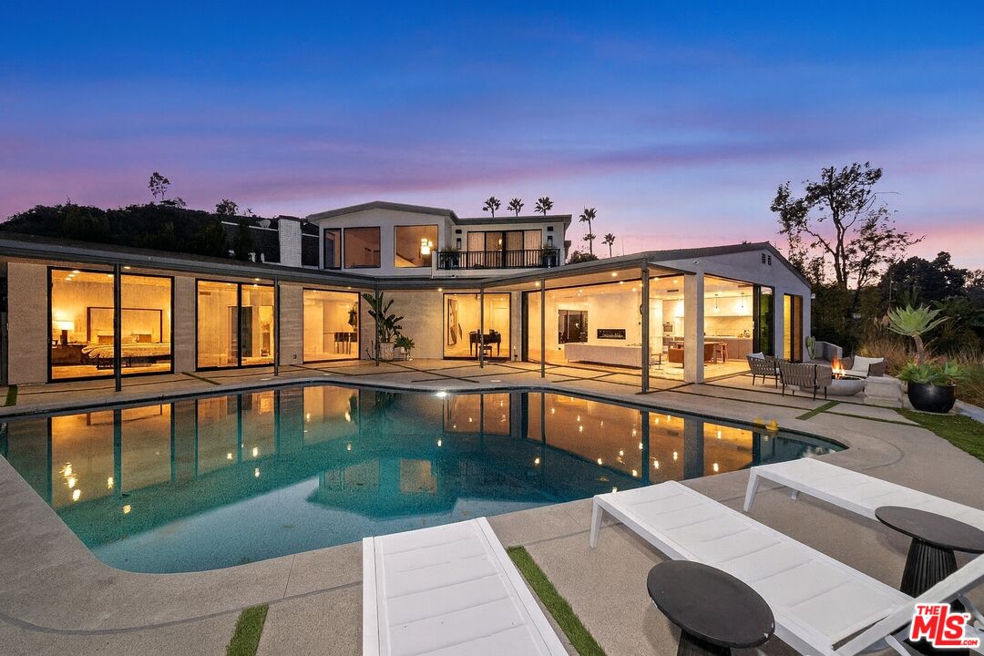 8545 Charl Lane Los Angeles, CA 90046 - Photo 15 of 18