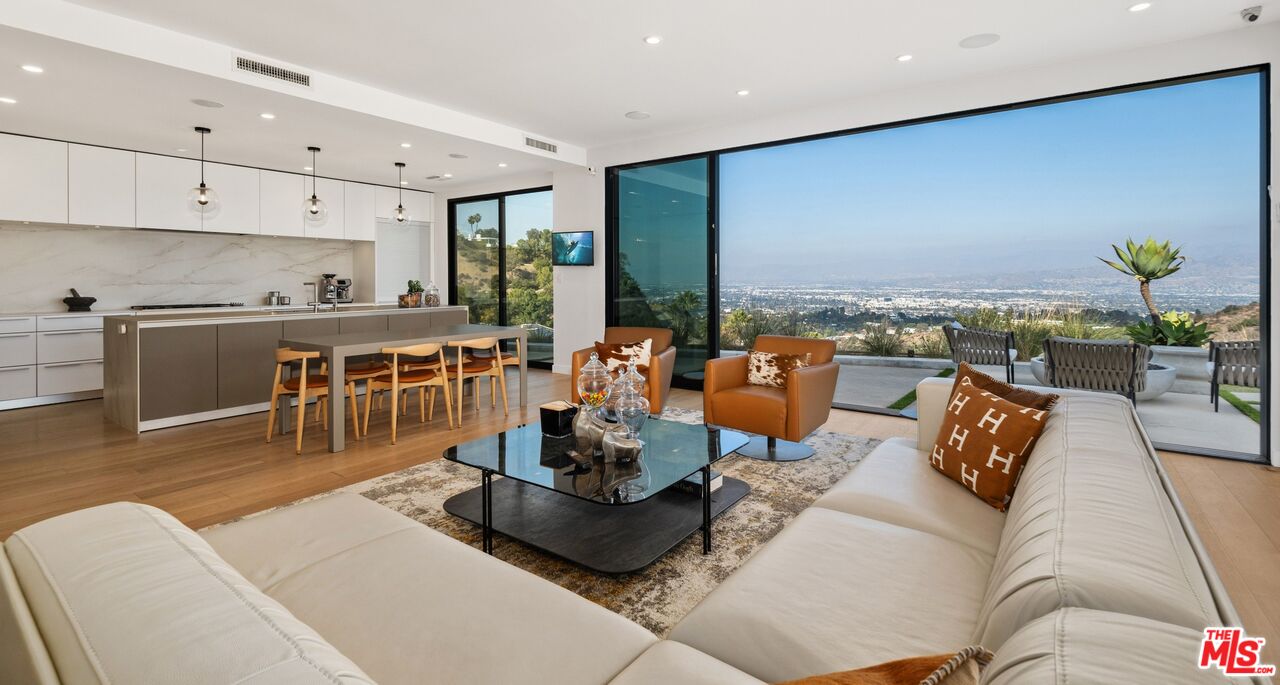 8545 Charl Lane Los Angeles, CA 90046 - Photo 4 of 18