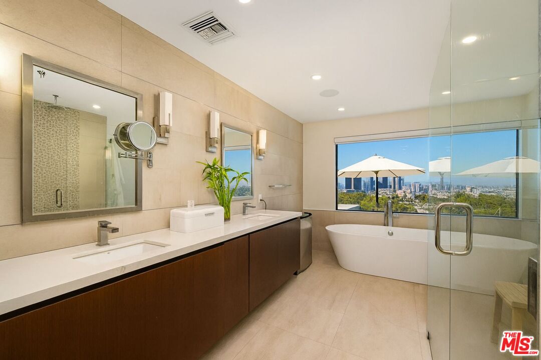 8545 Charl Lane Los Angeles, CA 90046 - Photo 8 of 18