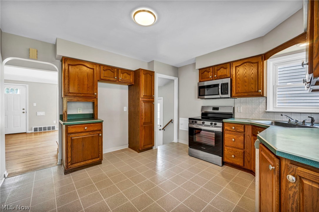 29313 Barjode Road Willowick, OH 44095 - Photo 8 of 29