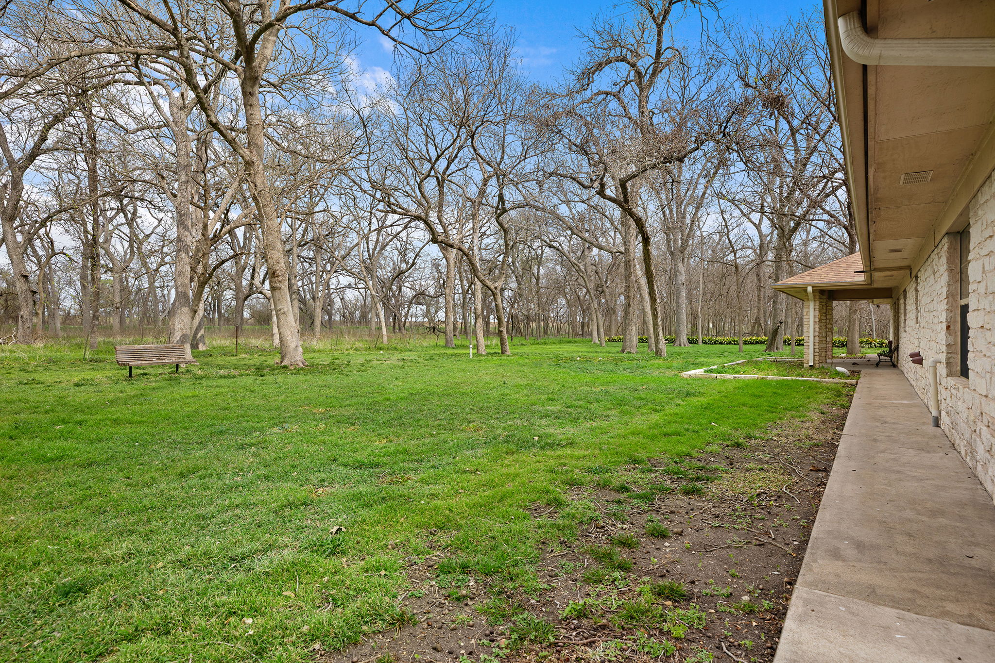 75 County Road 129 Taylor, TX 76574 - Photo 20 of 40 View of green lawn
