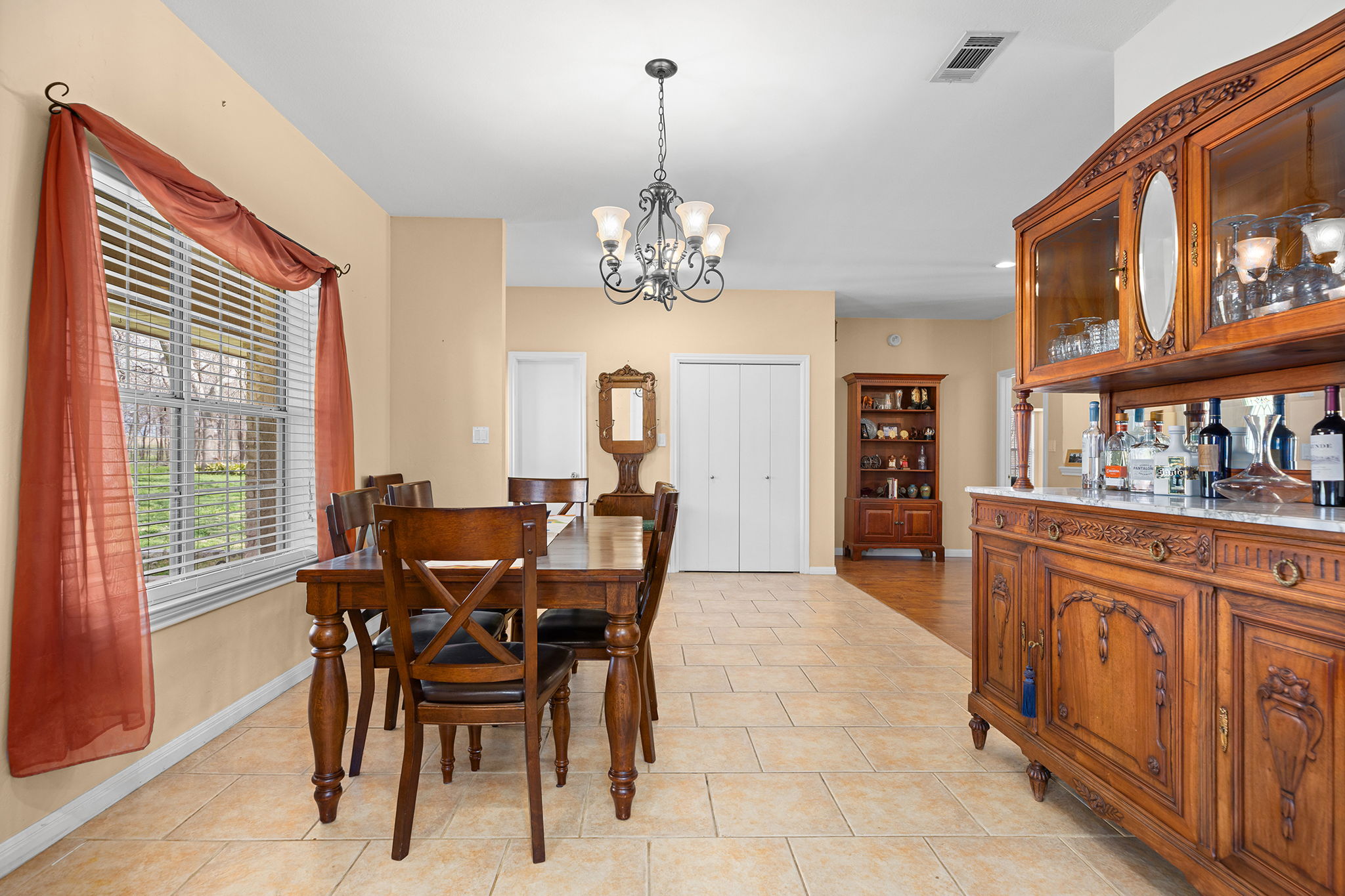 75 County Road 129 Taylor, TX 76574 - Photo 7 of 40 Dining area with suspended lighting and light tile patterned flooring