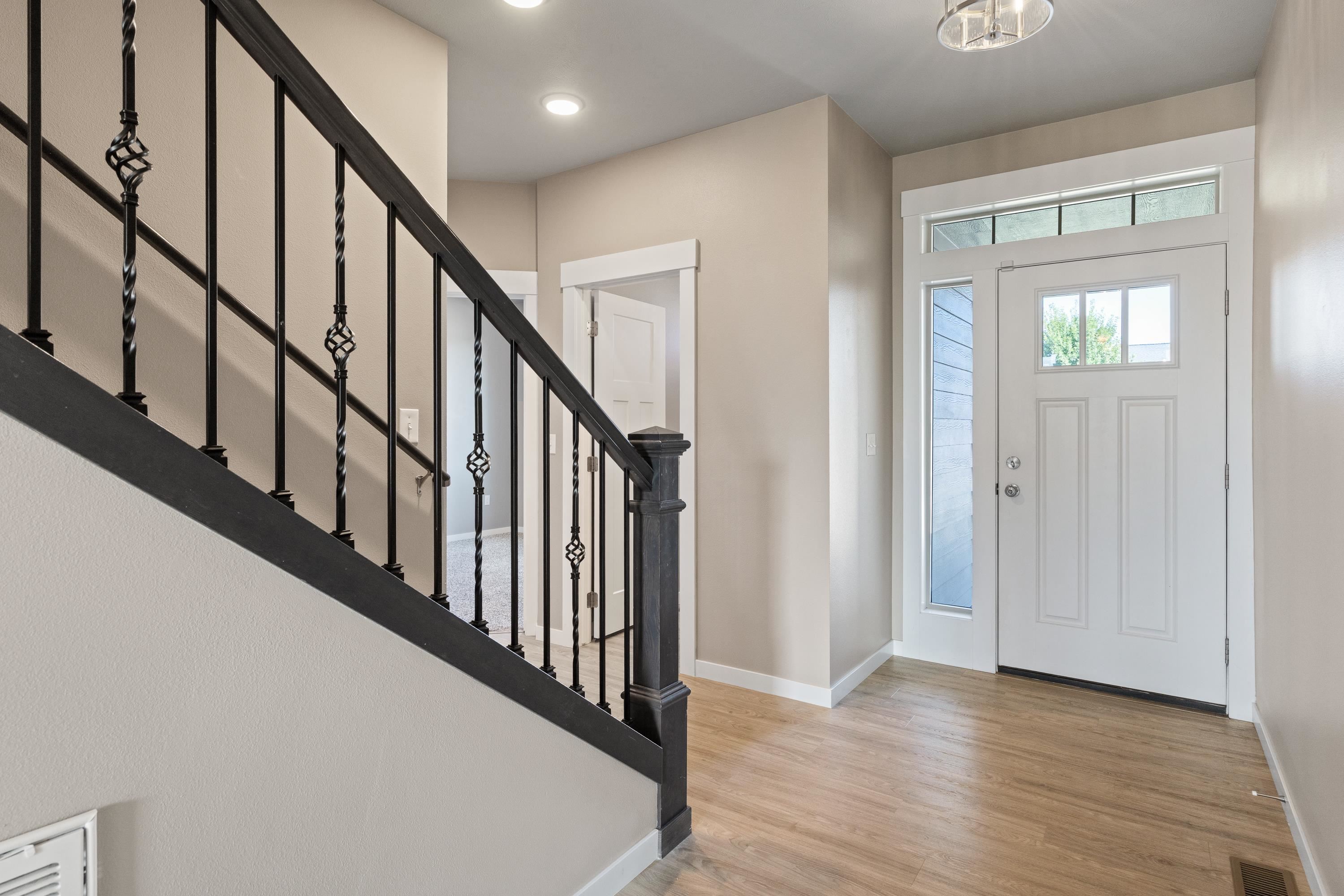 1507 West Jay Court Spokane, WA 99208 - Photo 2 of 30