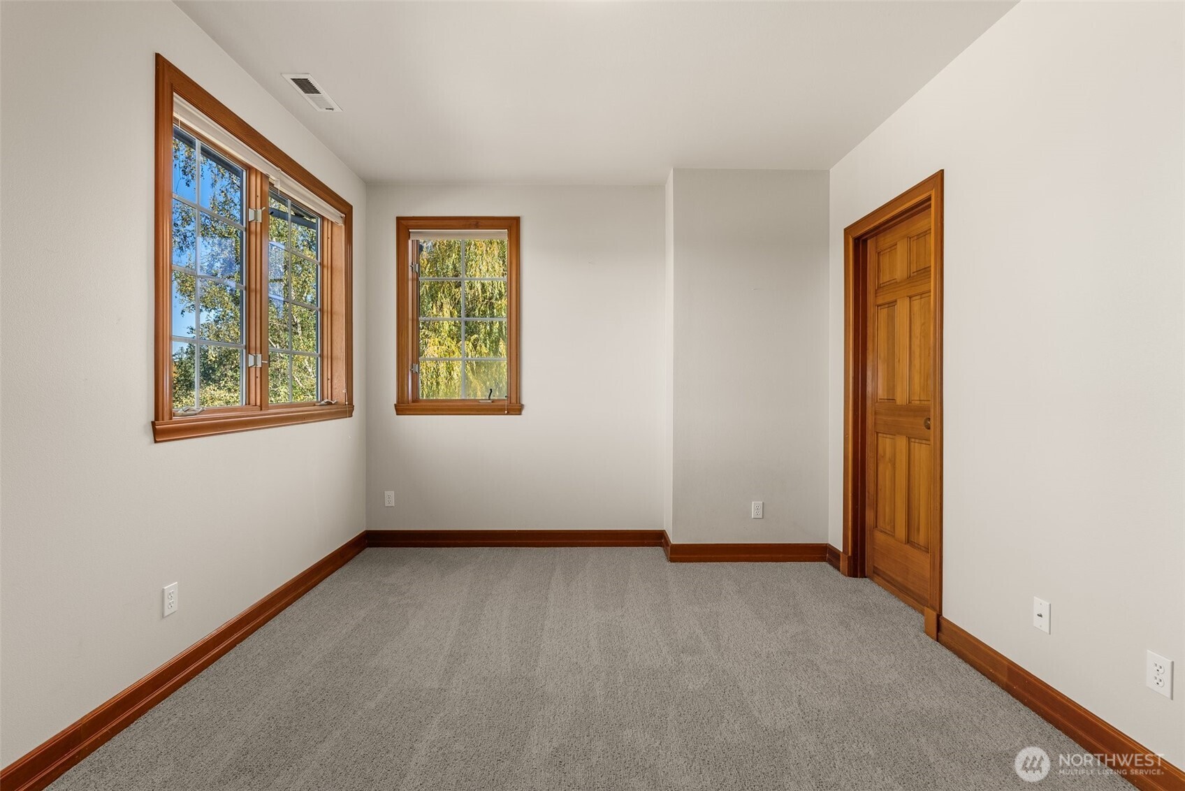 153 A Walhaupt Road Onalaska, WA 98570 - Photo 25 of 38 an empty room with windows