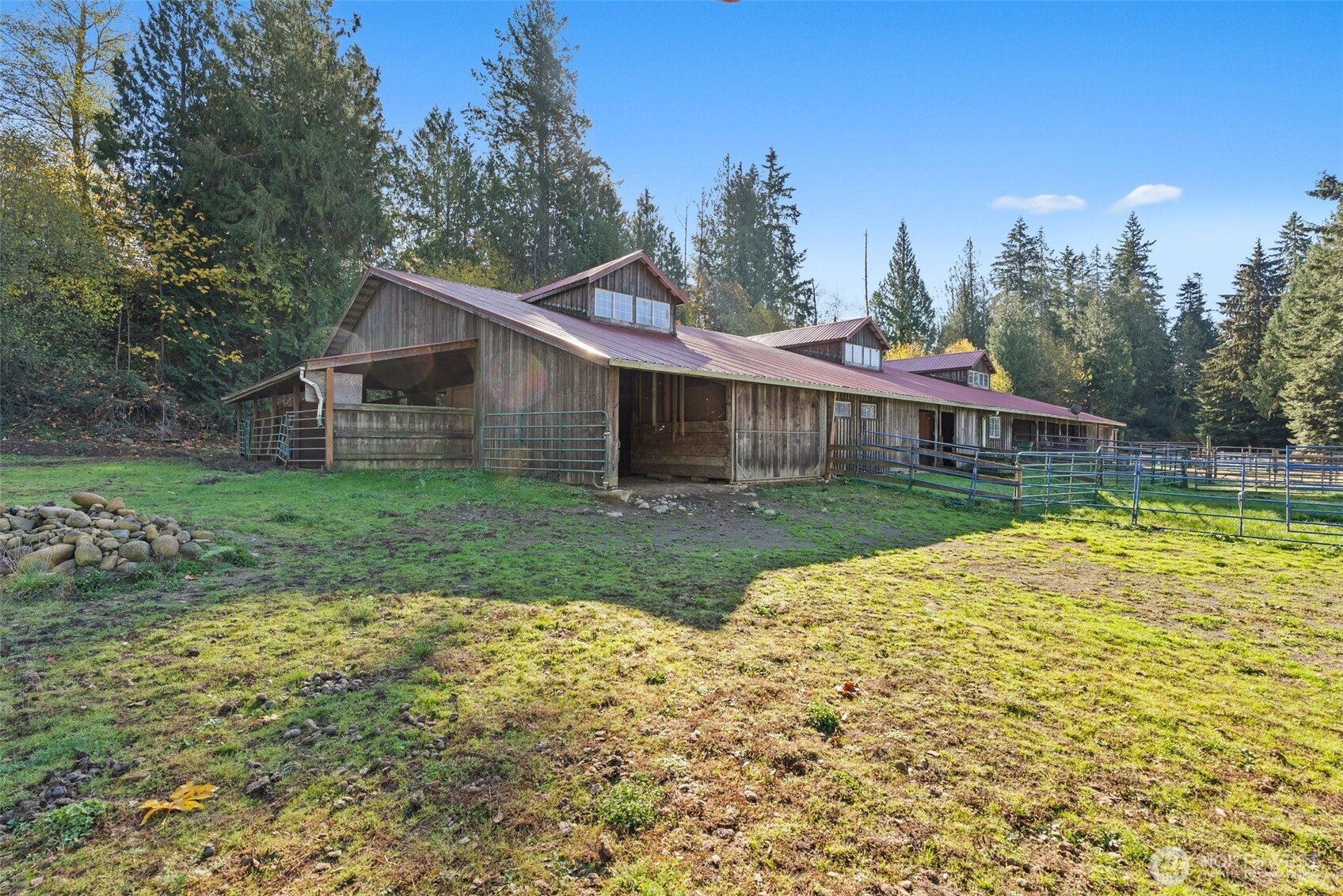 153 A Walhaupt Road Onalaska, WA 98570 - Photo 35 of 38 a view of a house with swimming pool and a yard