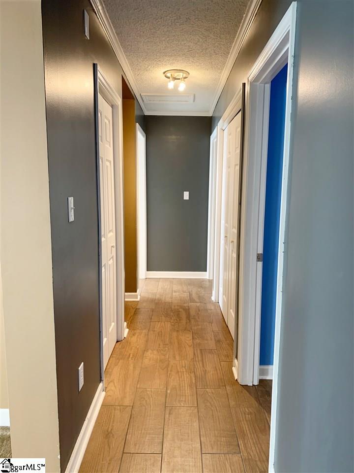 9 Ridgeside Court Greenville, SC 29617 - Photo 8 of 27 Gallery Image 8