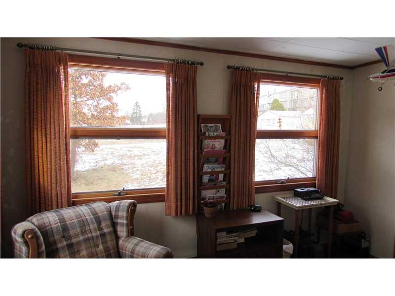 1233 Spring Run Road Extension Coraopolis, PA 15108 - Photo 19 of 25 Sunroom.