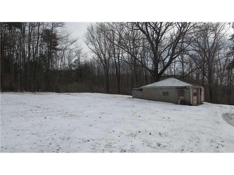 1233 Spring Run Road Extension Coraopolis, PA 15108 - Photo 24 of 25 Yard/Garden.