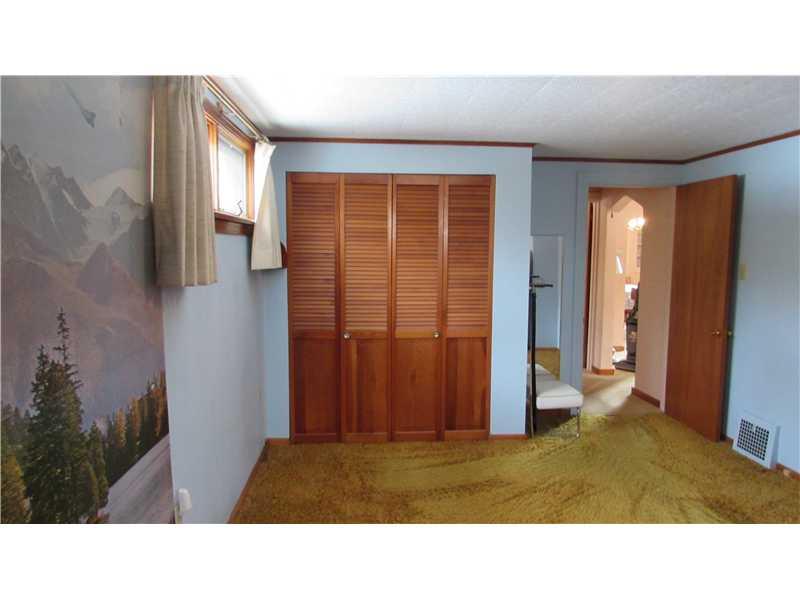 1233 Spring Run Road Extension Coraopolis, PA 15108 - Photo 8 of 25 Master Bedroom.