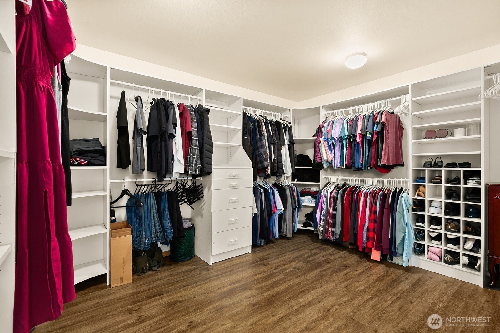 550 Pasco Place Northeast Renton, WA 98059 - Photo 20 of 32 a view of walk in closet with clothes