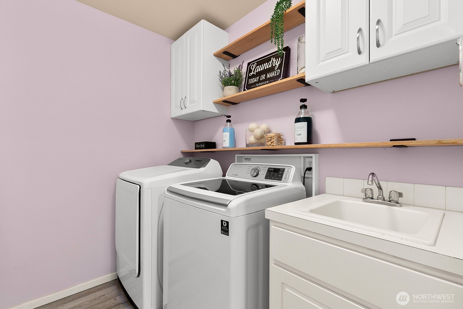 550 Pasco Place Northeast Renton, WA 98059 - Photo 27 of 32 a utility room with dryer and washer