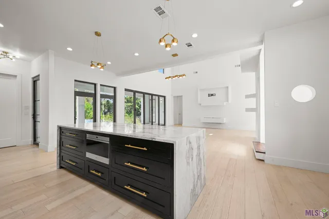 $999,000 | 9825 Fawn Vw Drive, Baton Rouge, LA 70817