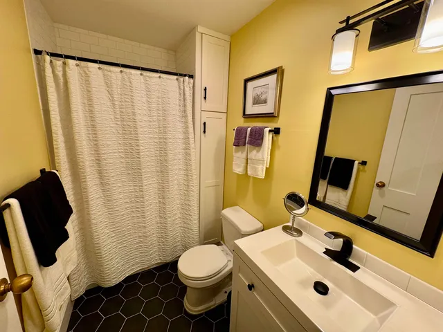 $225,000 | 30 Mountainside Drive, Unit 201, Warren, VT 05674