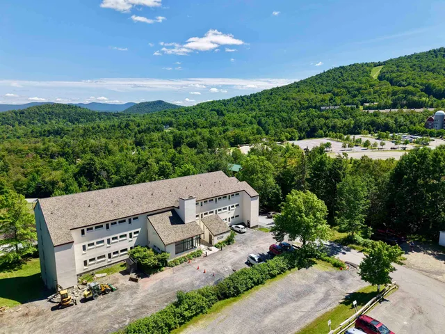 $225,000 | 30 Mountainside Drive, Unit 201, Warren, VT 05674