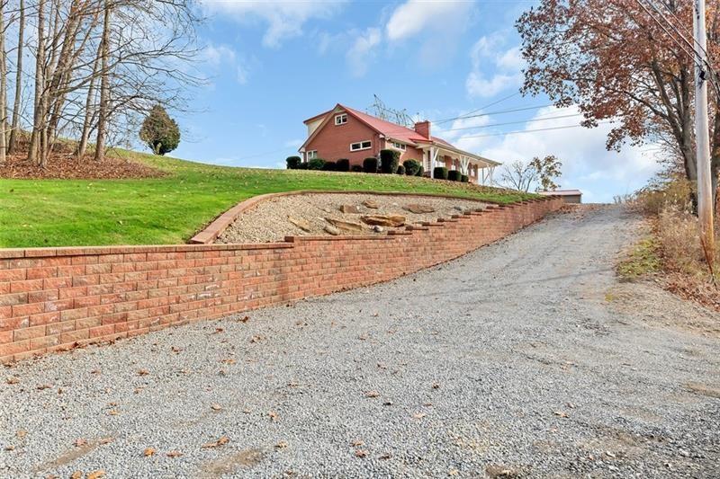 495 Center Grange Road Monaca, PA 15061 - Photo 3 of 25 Gallery Image 3