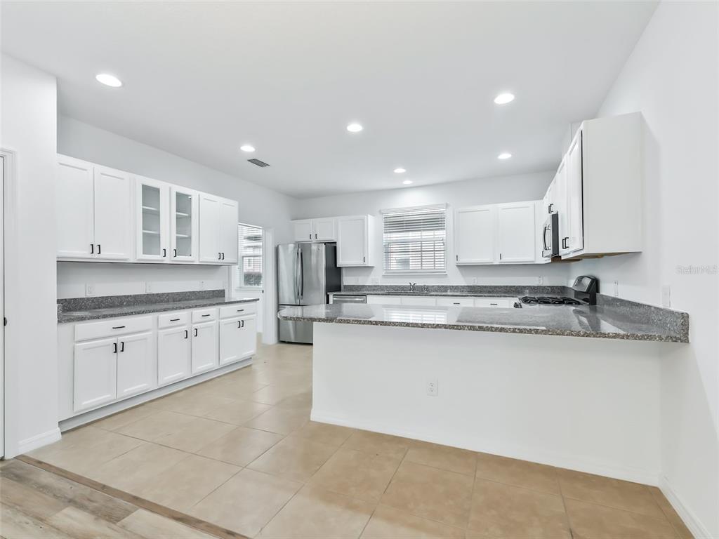 4976 Northwest 35th Ln Road Ocala, FL 34482 - Photo 13 of 34