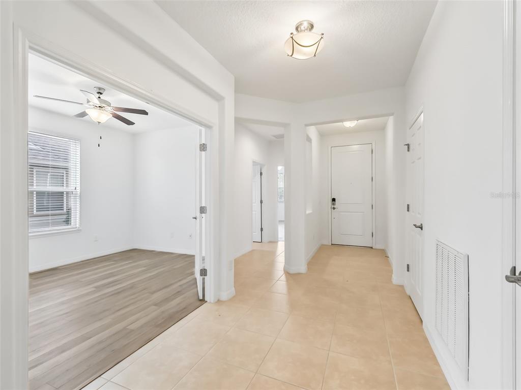 4976 Northwest 35th Ln Road Ocala, FL 34482 - Photo 5 of 34