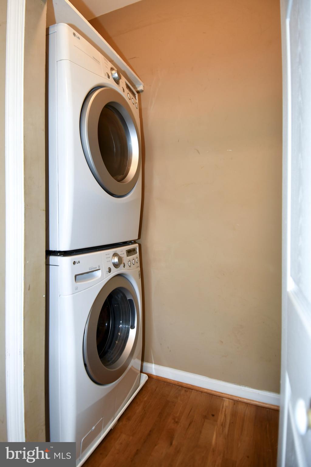 11 R Street Northwest Washington, DC 20001 - Photo 12 of 55 a utility room with dryer and washer