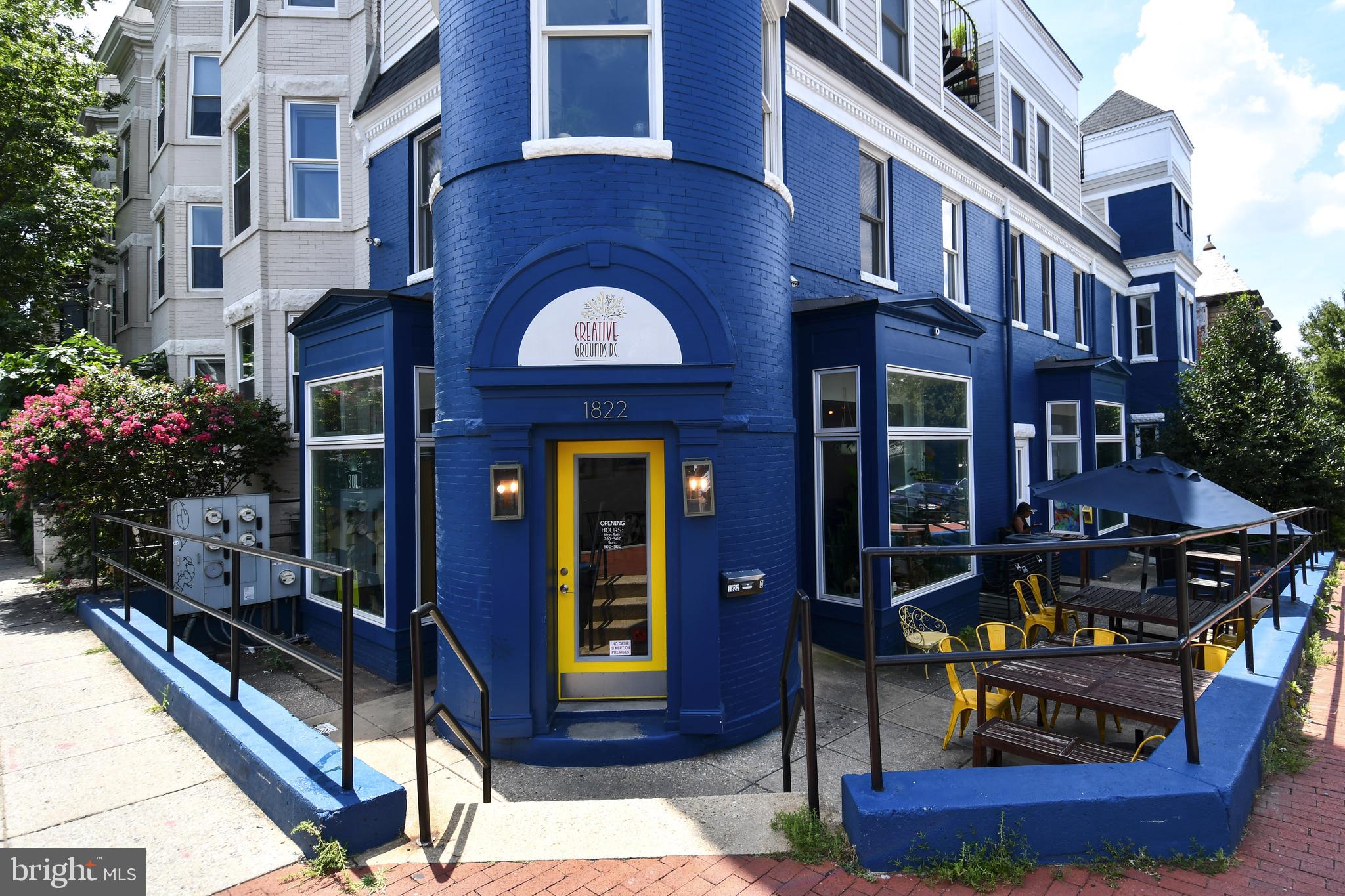 11 R Street Northwest Washington, DC 20001 - Photo 46 of 55 a view of a building with sitting area